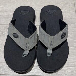 Reef Men's Charcoal and Black Flip-Flops.